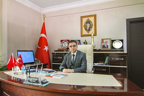 Kaymakam ve Belediye Başkan Vekilimiz Muhammed Emin NASIR, Berat Kandili münasebetiyle bir mesaj yayımladı.